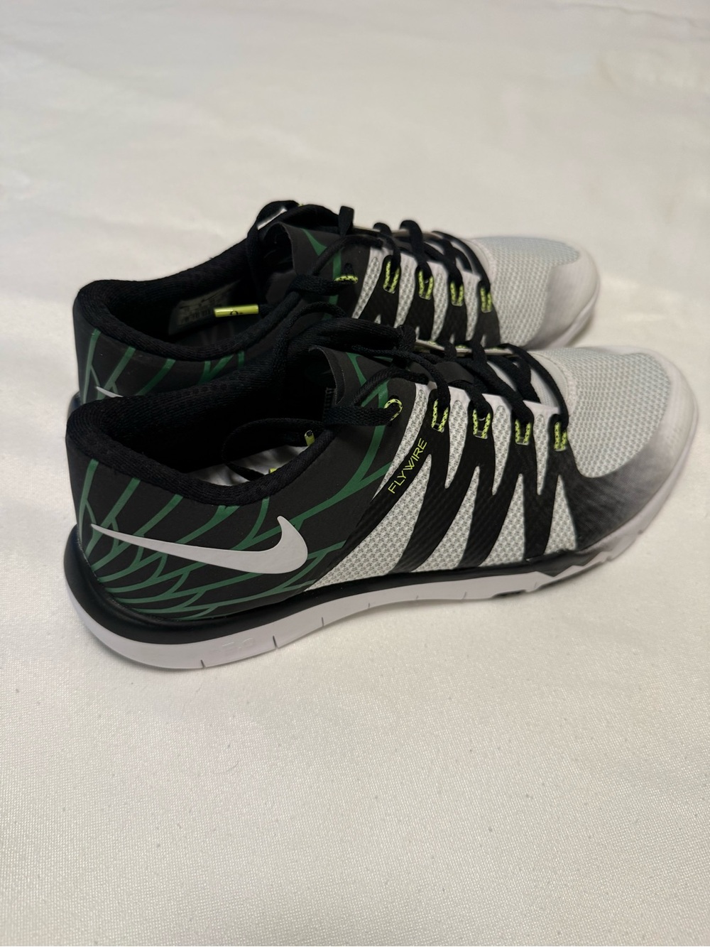 Nike Free Trainer 5.0 V6 AMP Oregon men’s Shoes.. never worn